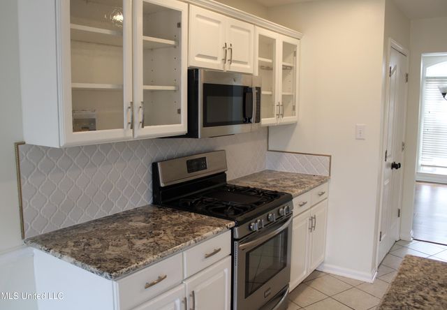 8049 Montrose Drive, Olive Branch, MS 38654