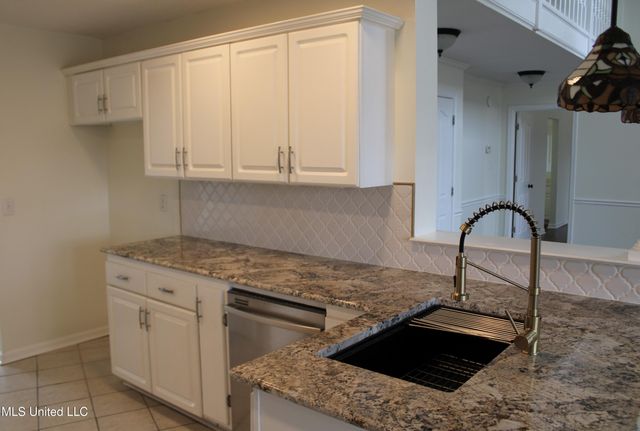 8049 Montrose Drive, Olive Branch, MS 38654