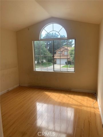 7889 Saint Helena Court, Fontana, CA 92336