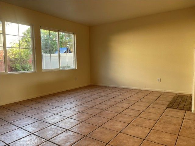 7889 Saint Helena Court, Fontana, CA 92336