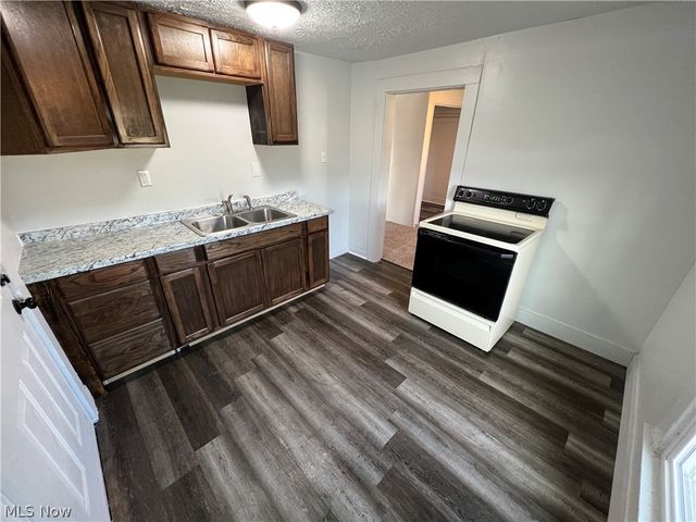 230 Van Buren Street, Zanesville, OH 43701