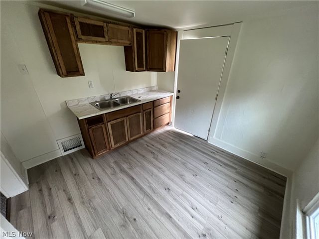 230 Van Buren Street, Zanesville, OH 43701