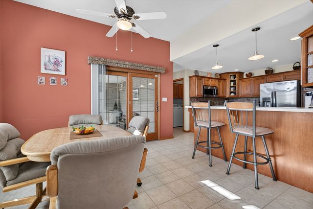 26525 S Lyndsay Drive, Channahon, IL 60410