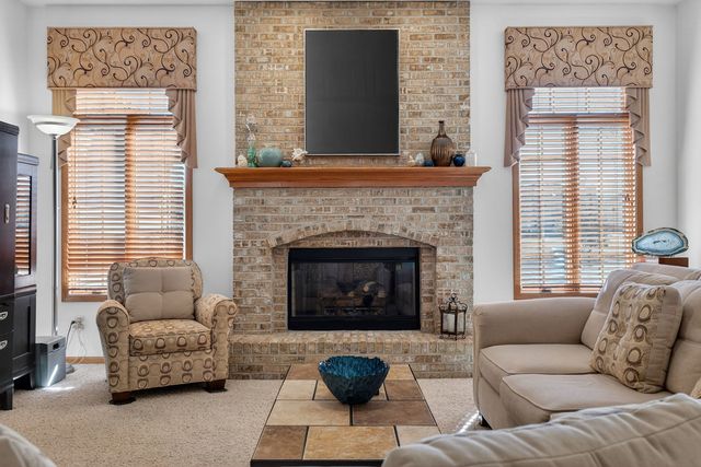 26525 S Lyndsay Drive, Channahon, IL 60410