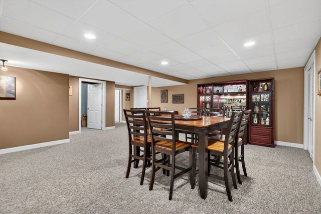 26525 S Lyndsay Drive, Channahon, IL 60410