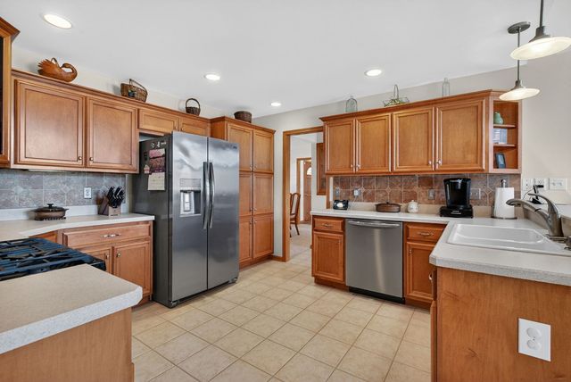 26525 S Lyndsay Drive, Channahon, IL 60410