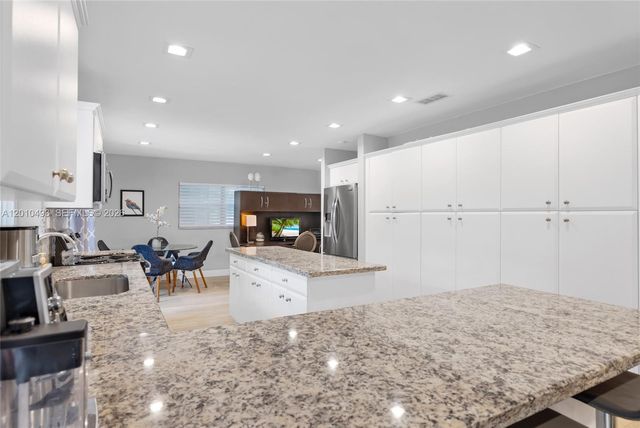 7711 Coquina Dr 0, North Bay Village, FL 33141
