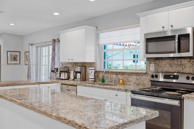 7711 Coquina Dr 0, North Bay Village, FL 33141