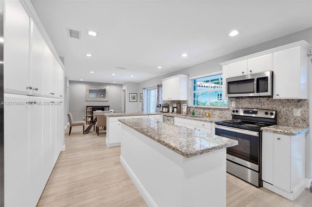 7711 Coquina Dr 0, North Bay Village, FL 33141