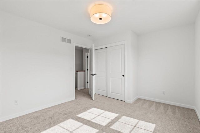 619 Belmont DRIVE, Watertown, WI 53094