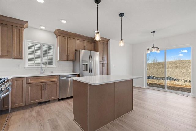 619 Belmont DRIVE, Watertown, WI 53094