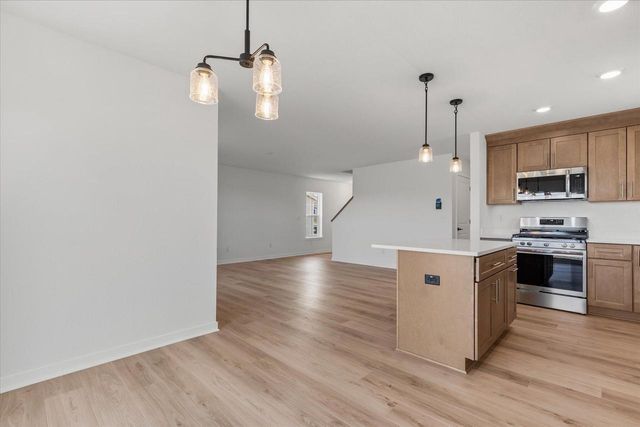 619 Belmont DRIVE, Watertown, WI 53094