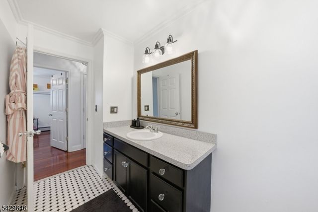 7 Brendona Ave, Hopatcong Boro, NJ 07874