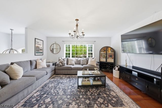 7 Brendona Ave, Hopatcong Boro, NJ 07874