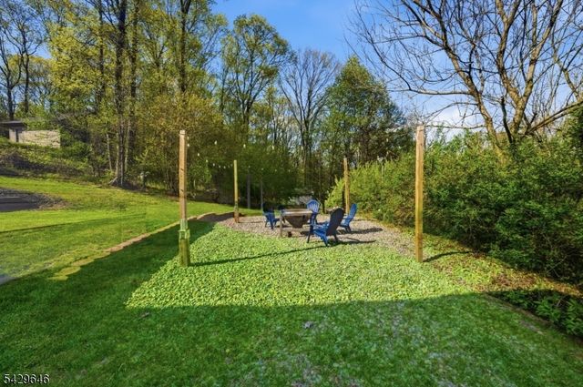 7 Brendona Ave, Hopatcong Boro, NJ 07874
