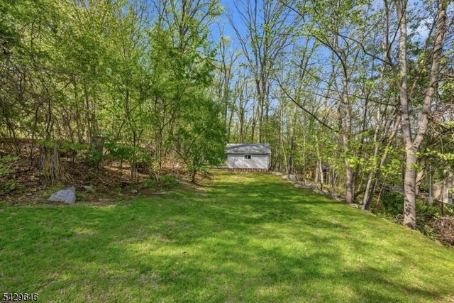 7 Brendona Ave, Hopatcong Boro, NJ 07874