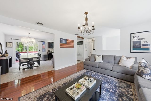 7 Brendona Ave, Hopatcong Boro, NJ 07874