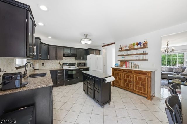 7 Brendona Ave, Hopatcong Boro, NJ 07874
