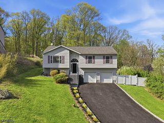 7 Brendona Ave, Hopatcong Boro, NJ 07874