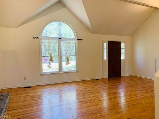 210 Spring Forest Way, Sharpsburg, GA 30277