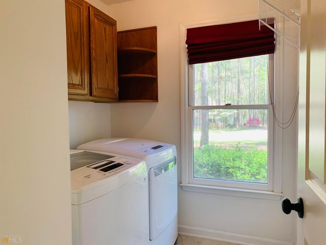 210 Spring Forest Way, Sharpsburg, GA 30277