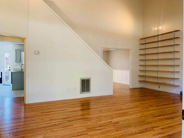 210 Spring Forest Way, Sharpsburg, GA 30277