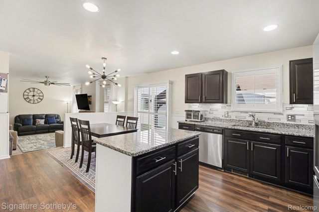 50419 Corey Avenue, Chesterfield Township, MI 48051