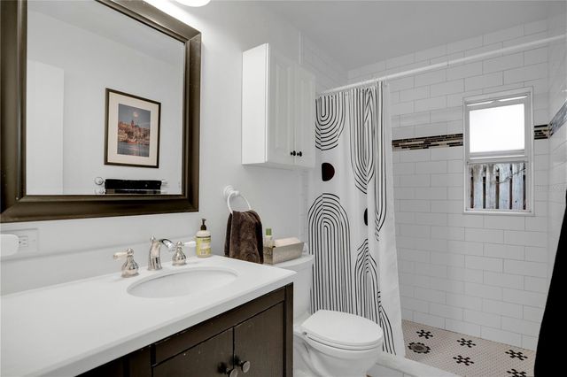 500 E CRYSTAL LAKE STREET, Orlando, FL 32806