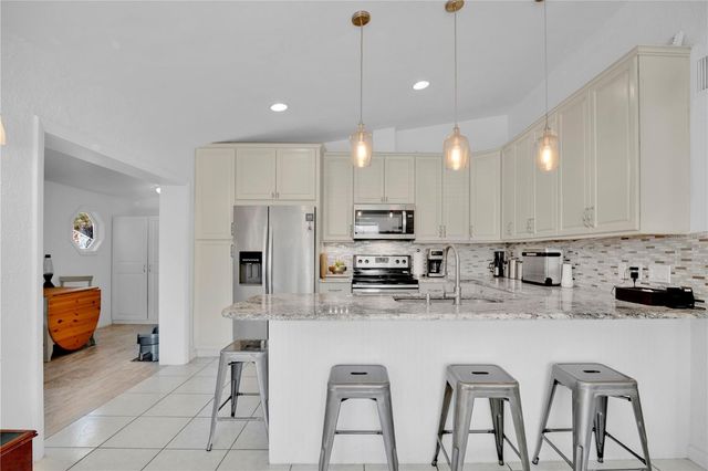 500 E CRYSTAL LAKE STREET, Orlando, FL 32806