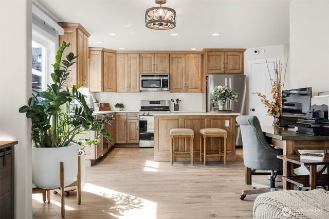 230 202nd Street SW, Lynnwood, WA 98036