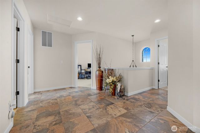 230 202nd Street SW, Lynnwood, WA 98036