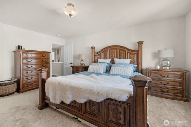 230 202nd Street SW, Lynnwood, WA 98036