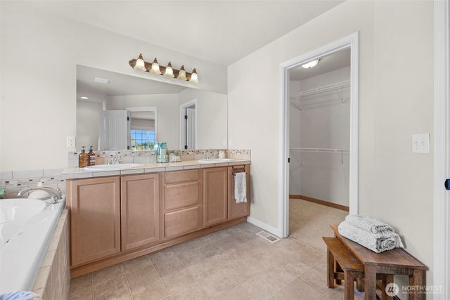 230 202nd Street SW, Lynnwood, WA 98036