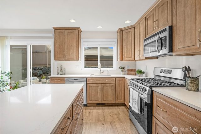 230 202nd Street SW, Lynnwood, WA 98036