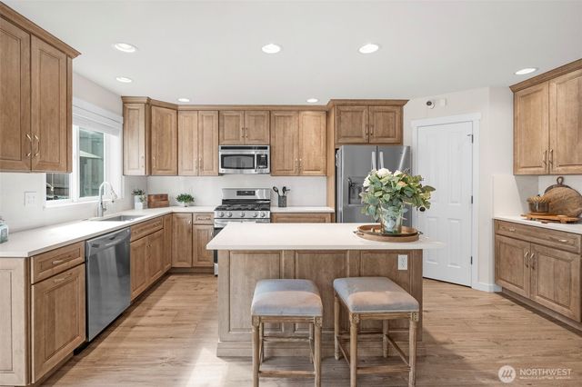 230 202nd Street SW, Lynnwood, WA 98036