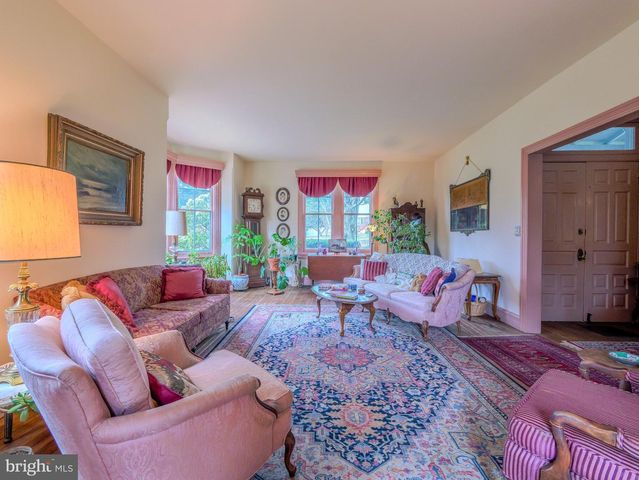 332 N PROVIDENCE RD, Wallingford, PA 19086