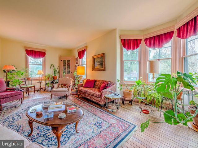 332 N PROVIDENCE RD, Wallingford, PA 19086