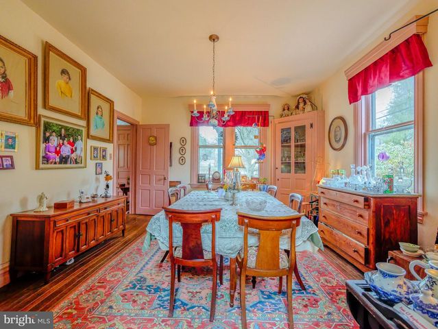 332 N PROVIDENCE RD, Wallingford, PA 19086