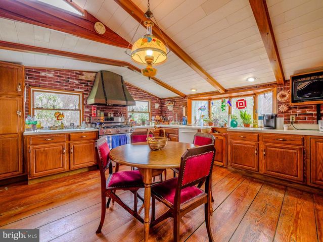 332 N PROVIDENCE RD, Wallingford, PA 19086