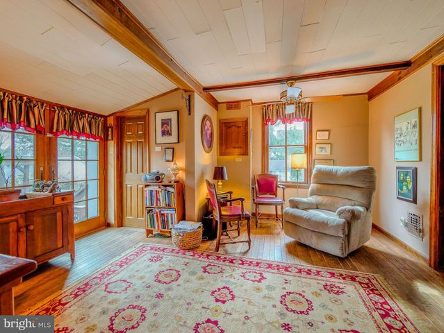332 N PROVIDENCE RD, Wallingford, PA 19086