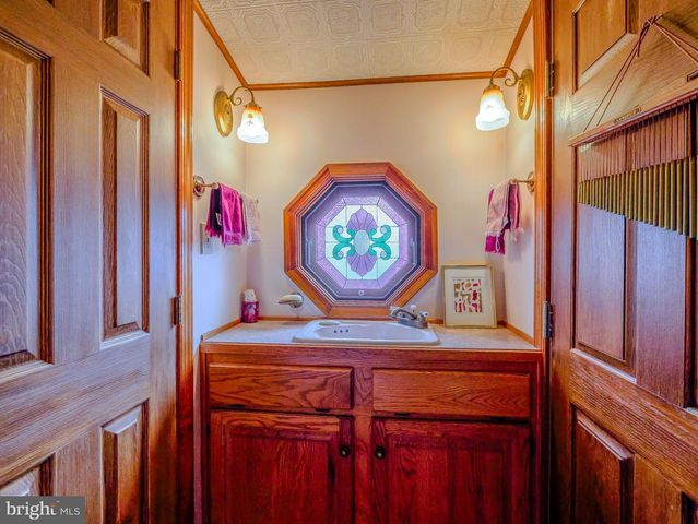 332 N PROVIDENCE RD, Wallingford, PA 19086