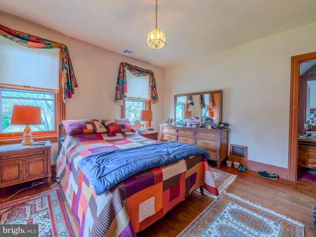 332 N PROVIDENCE RD, Wallingford, PA 19086