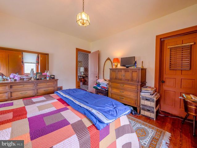 332 N PROVIDENCE RD, Wallingford, PA 19086