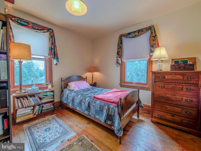 332 N PROVIDENCE RD, Wallingford, PA 19086
