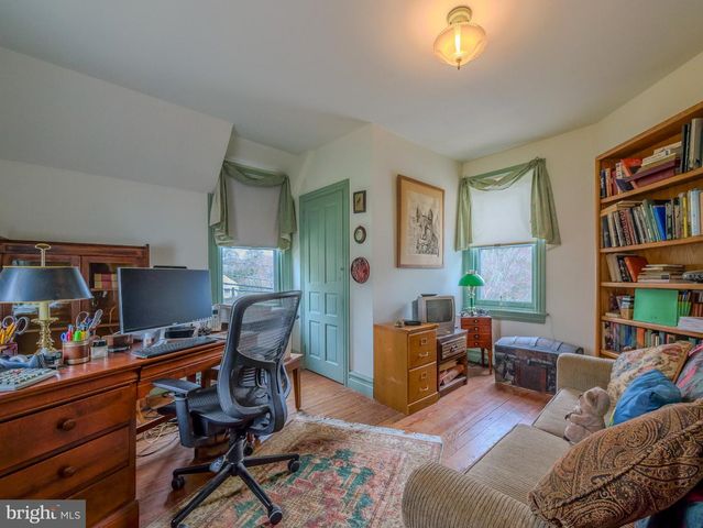 332 N PROVIDENCE RD, Wallingford, PA 19086