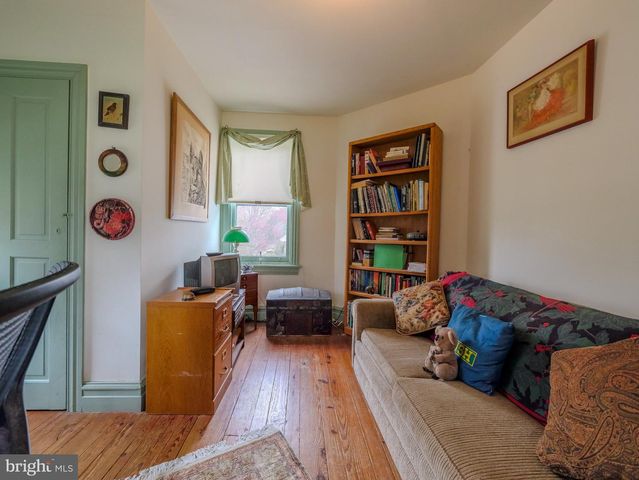 332 N PROVIDENCE RD, Wallingford, PA 19086