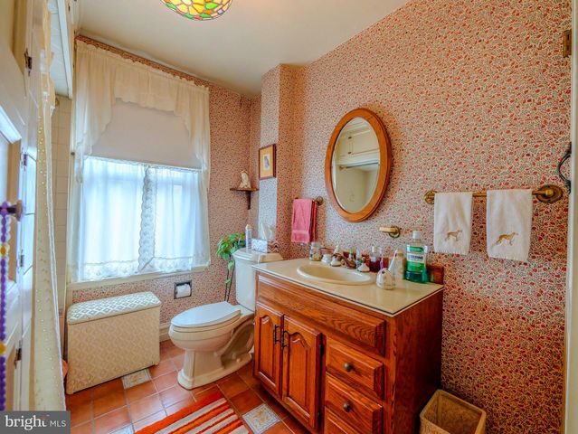 332 N PROVIDENCE RD, Wallingford, PA 19086
