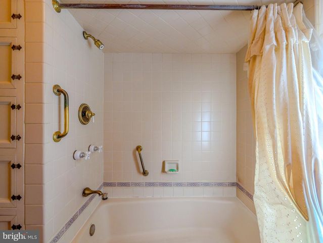 332 N PROVIDENCE RD, Wallingford, PA 19086