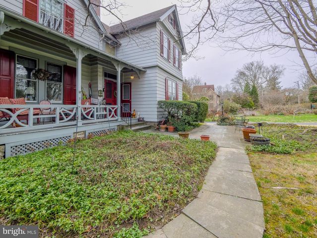 332 N PROVIDENCE RD, Wallingford, PA 19086