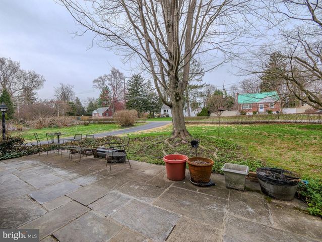332 N PROVIDENCE RD, Wallingford, PA 19086